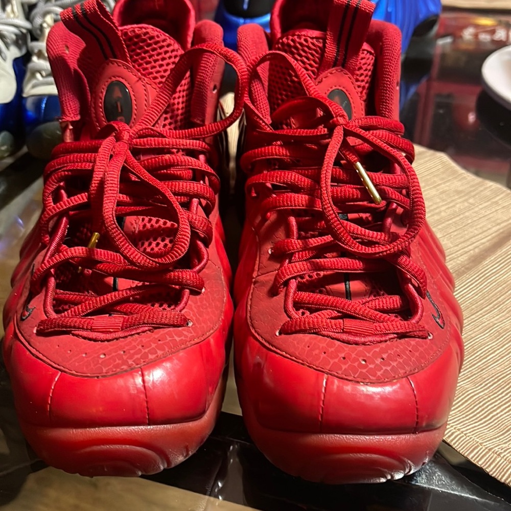 Nike foam posit